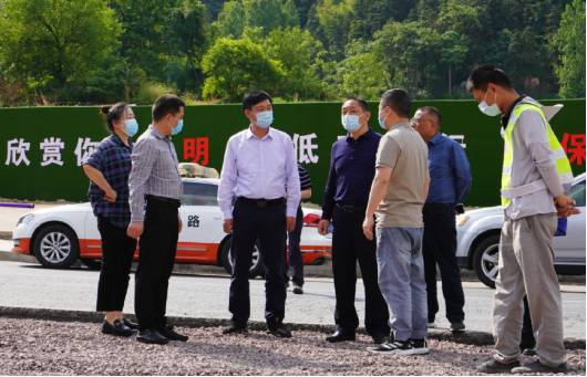 六安市公路管理處黨委書(shū)記、主任楊廣來(lái)一行蒞臨指導(dǎo)我司項(xiàng)目